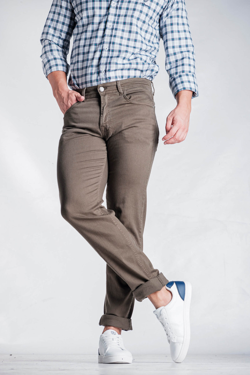 PANTALON VAQUERO REGULAR KHAKI