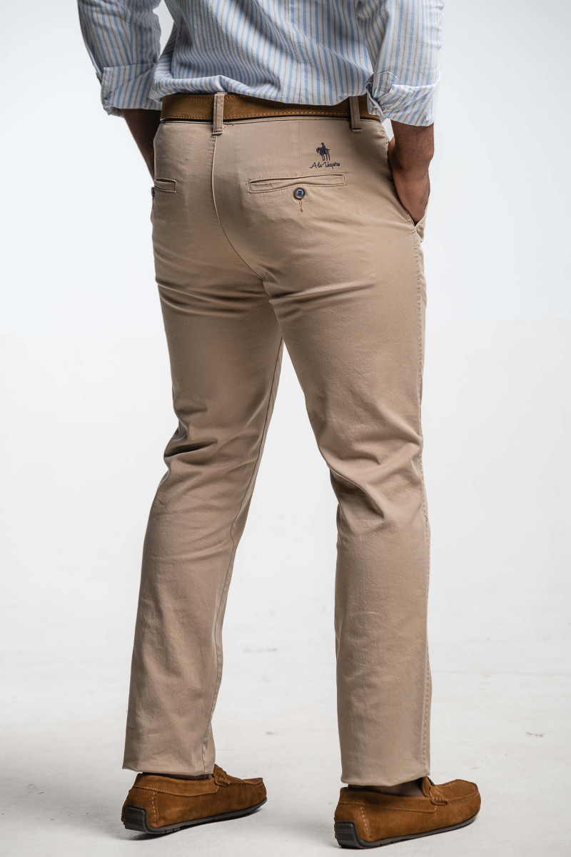 CHINO BASICO CAMEL